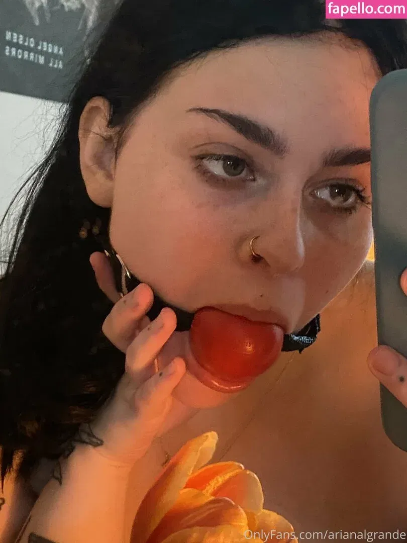 arianalgrande Onlyfans Photo Gallery 