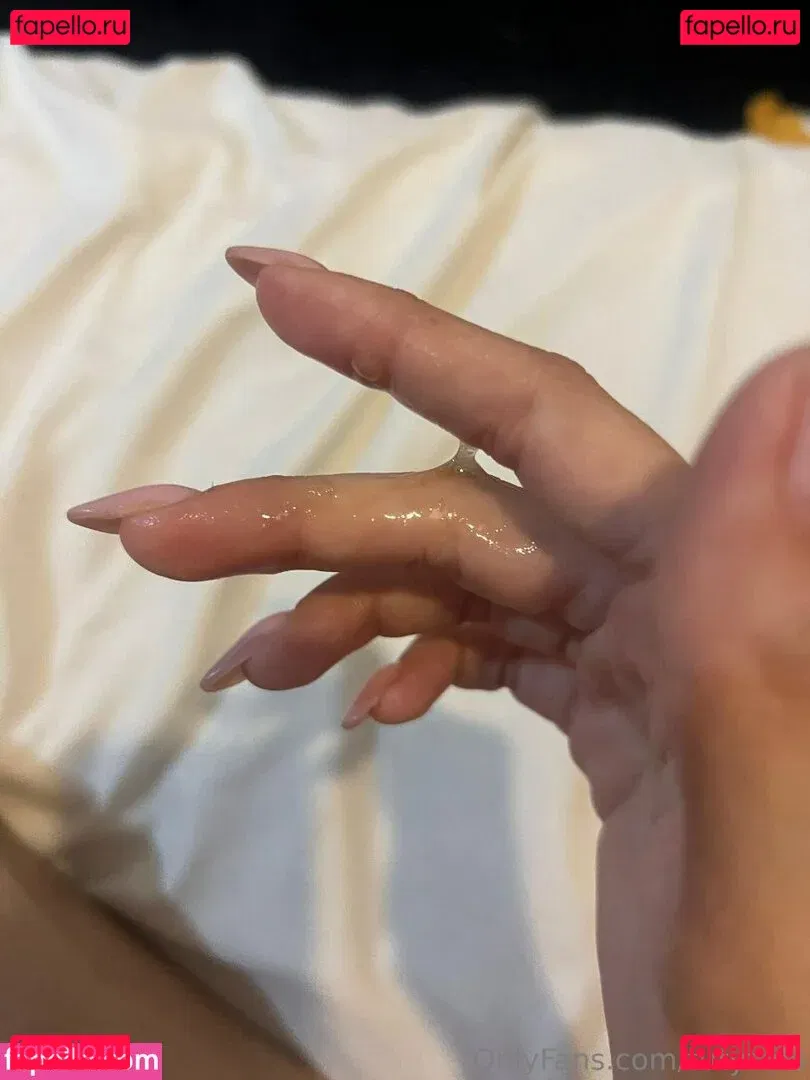 Tutyzulu Onlyfans Photo Gallery 