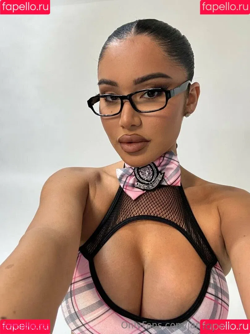 Janet Guzman Onlyfans Photo Gallery 