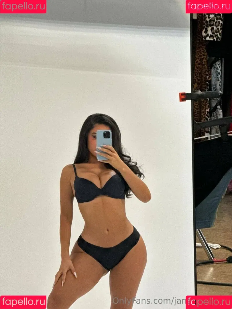 Janet Guzman Onlyfans Photo Gallery 