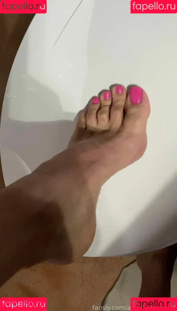 angelinamadrid Onlyfans Photo Gallery 