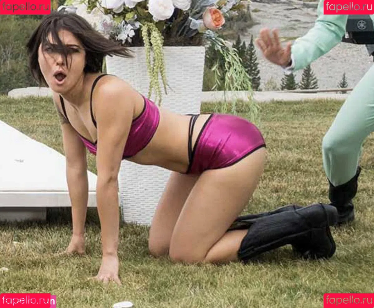Daniella Pineda Onlyfans Photo Gallery 