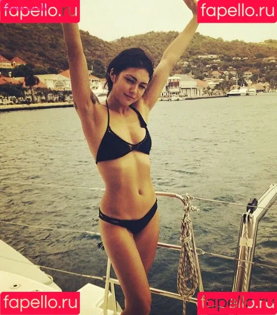 Daniella Pineda Onlyfans Photo Gallery 