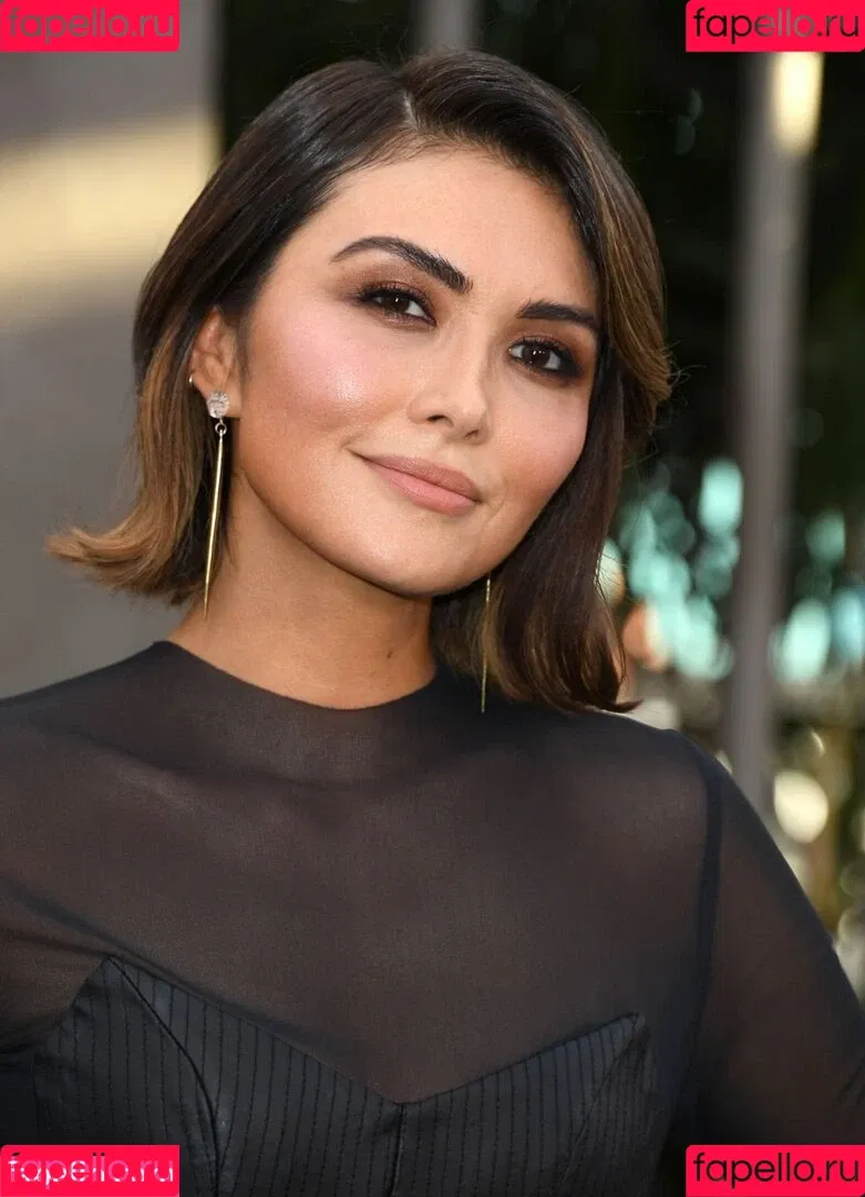 Daniella Pineda Onlyfans Photo Gallery 