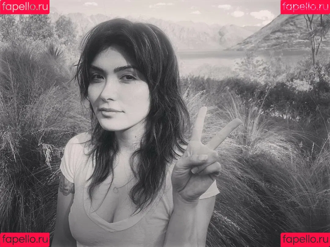 Daniella Pineda Onlyfans Photo Gallery 