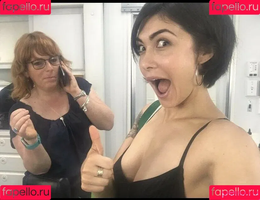 Daniella Pineda Onlyfans Photo Gallery 