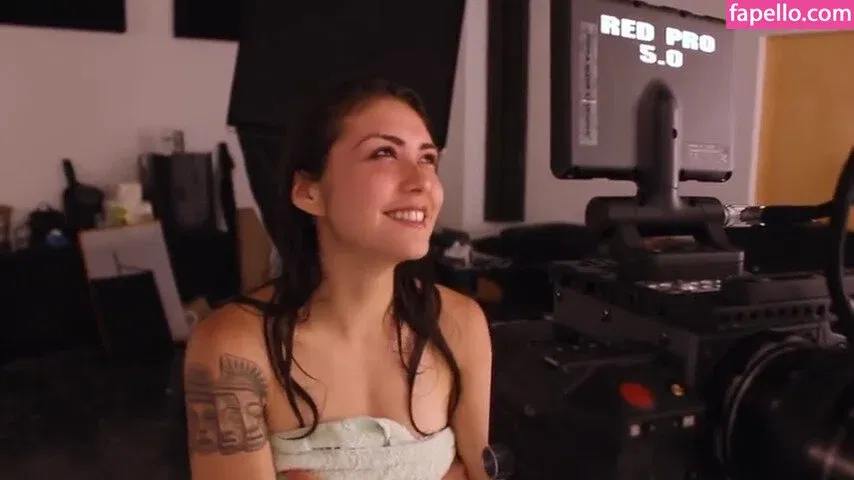 Daniella Pineda Onlyfans Photo Gallery 