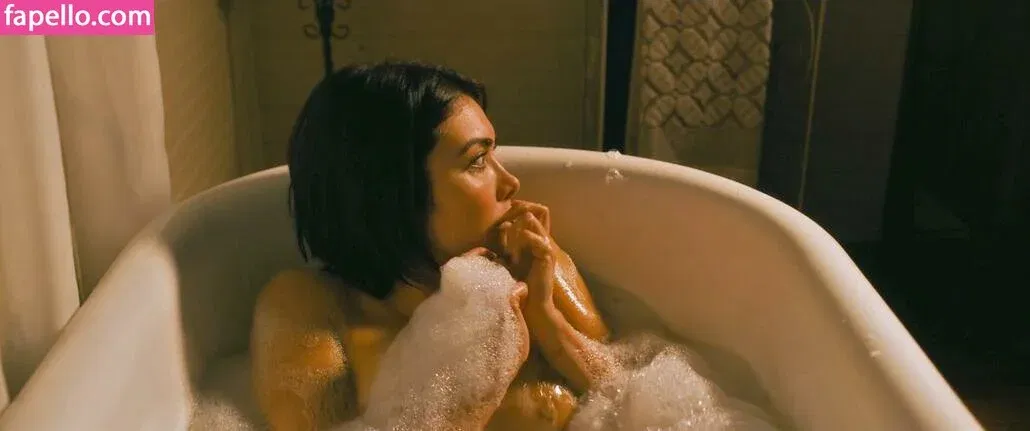 Daniella Pineda Onlyfans Photo Gallery 