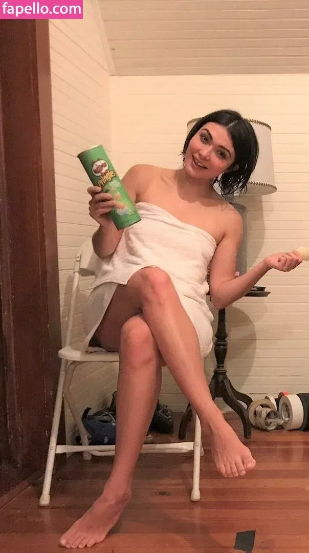 Daniella Pineda Onlyfans Photo Gallery 