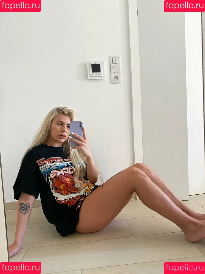 irltinaxfree Onlyfans Photo Gallery 