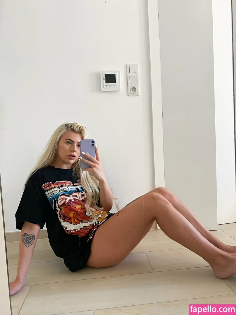 irltinaxfree Onlyfans Photo Gallery 