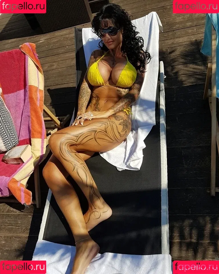 Sari Sander Onlyfans Photo Gallery 