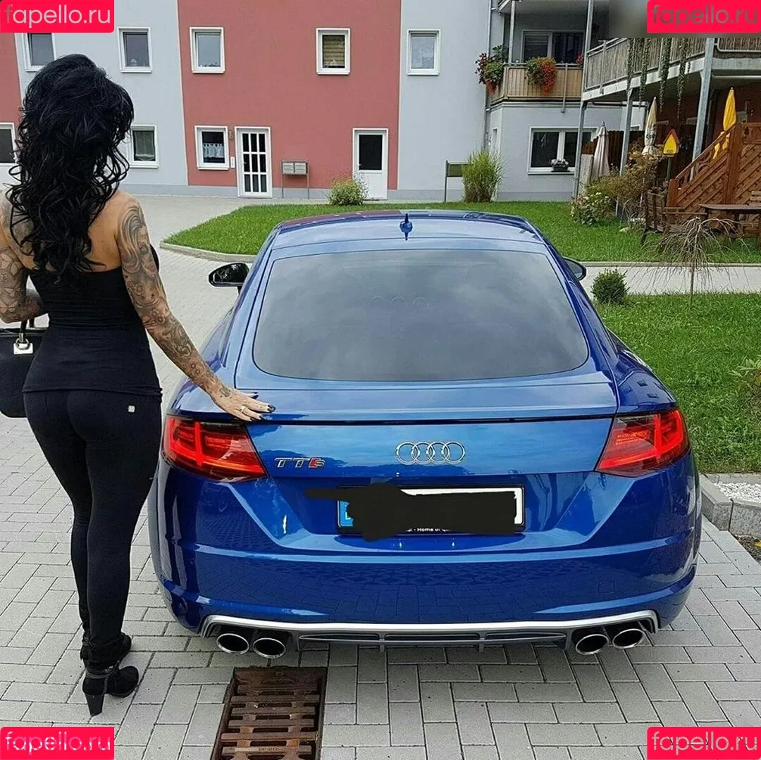 Sari Sander Onlyfans Photo Gallery 