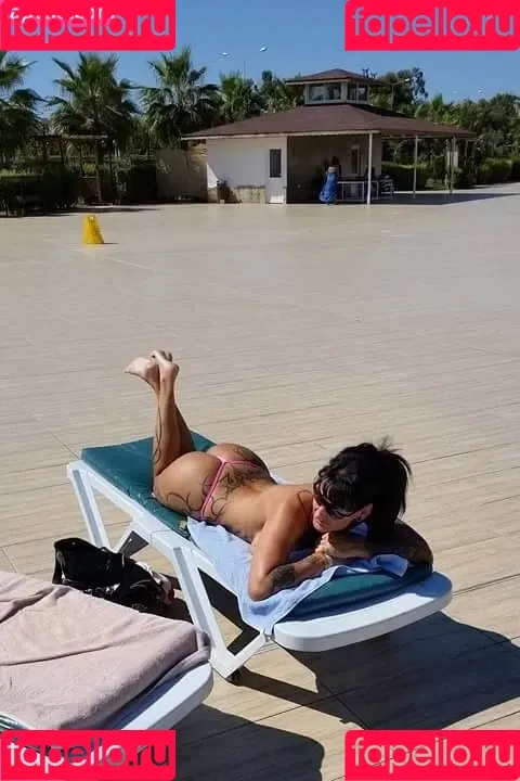 Sari Sander Onlyfans Photo Gallery 