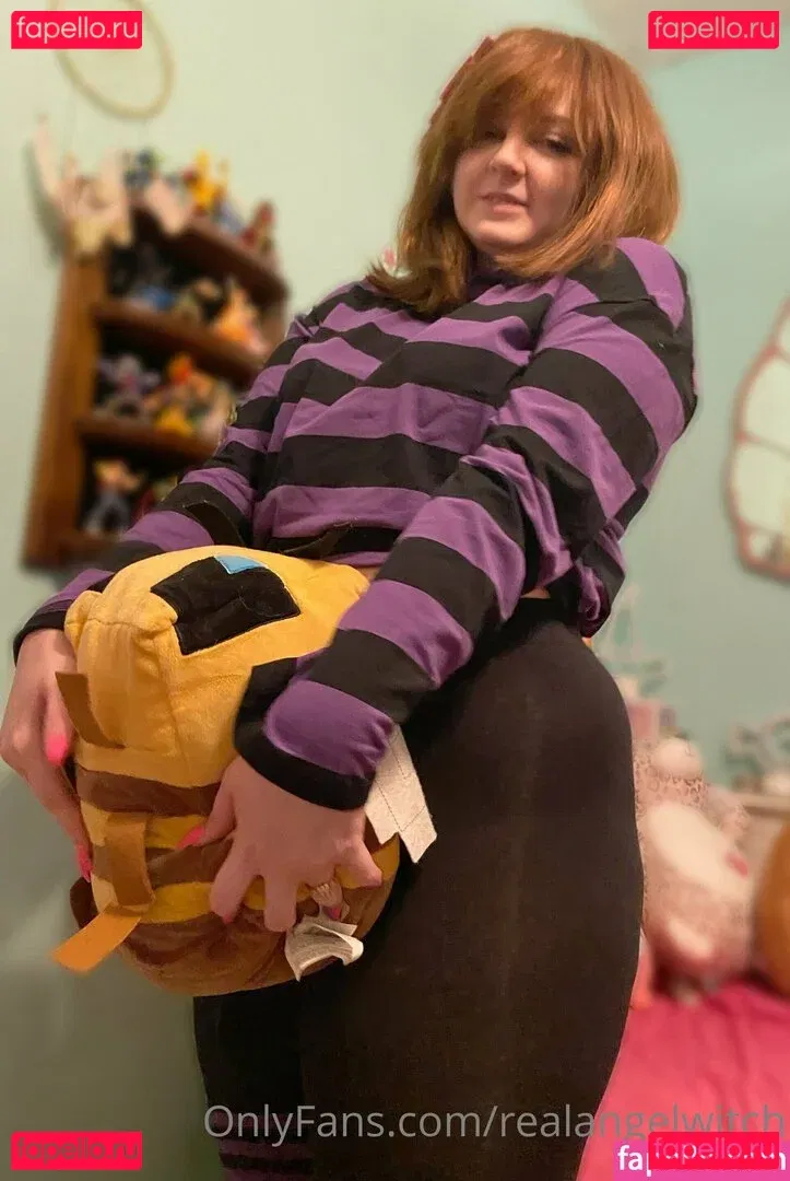 realangelwitch Onlyfans Photo Gallery 