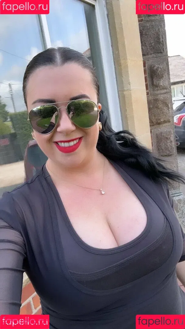 Miss Holly Onlyfans Photo Gallery 