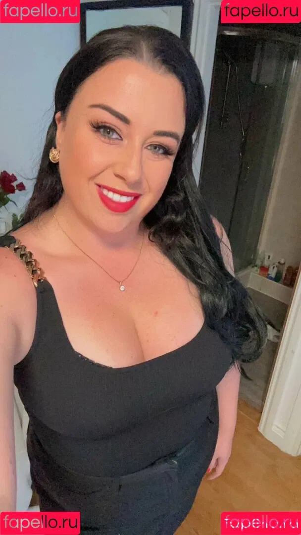 Miss Holly Onlyfans Photo Gallery 
