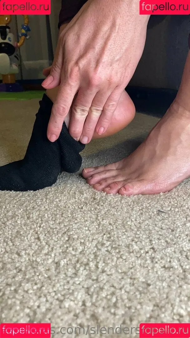 slendersolesmom Onlyfans Photo Gallery 