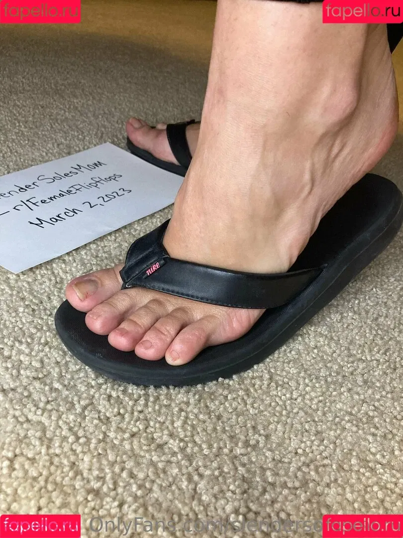 slendersolesmom Onlyfans Photo Gallery 