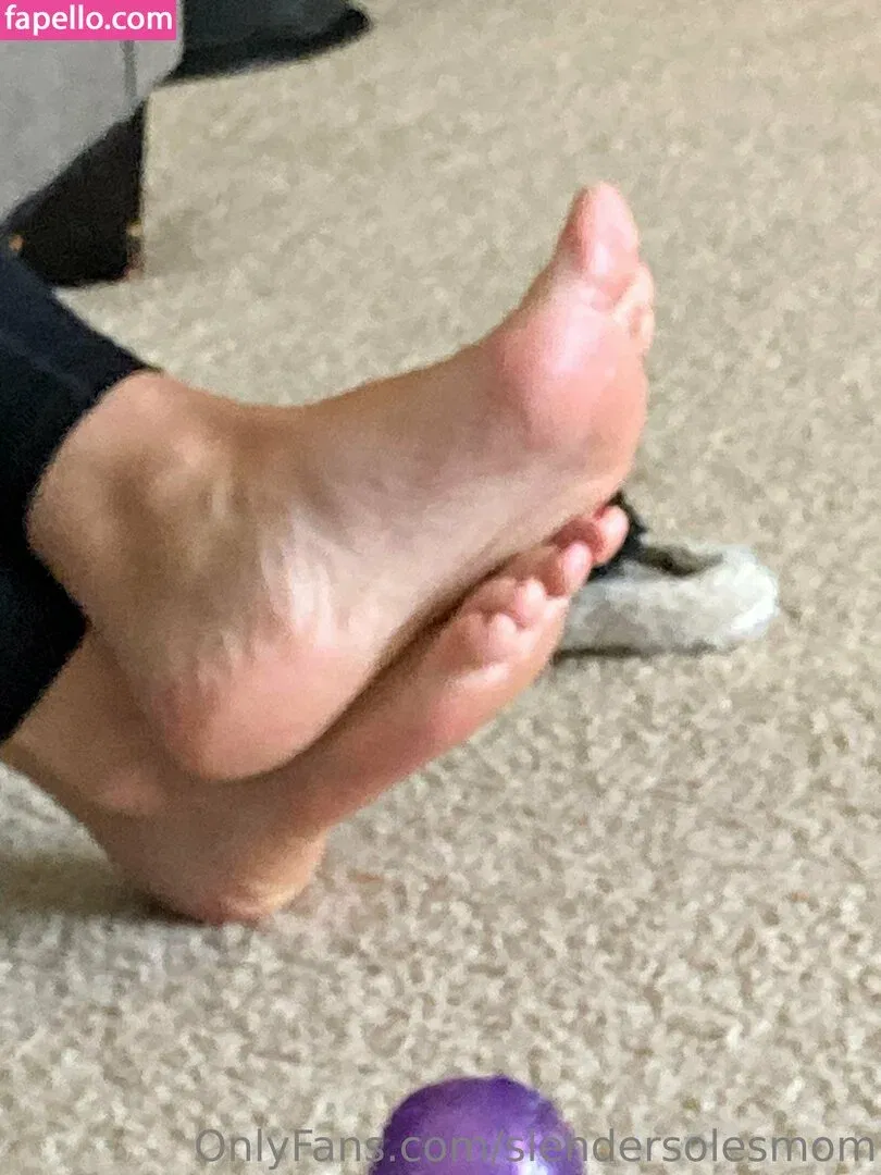 slendersolesmom Onlyfans Photo Gallery 