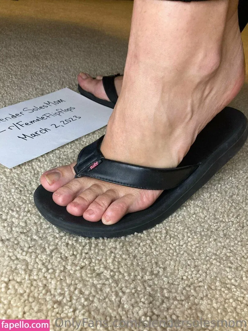 slendersolesmom Onlyfans Photo Gallery 