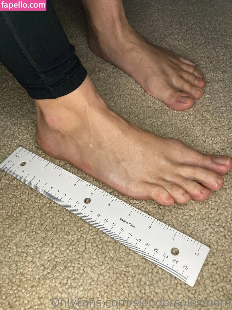 slendersolesmom Onlyfans Photo Gallery 