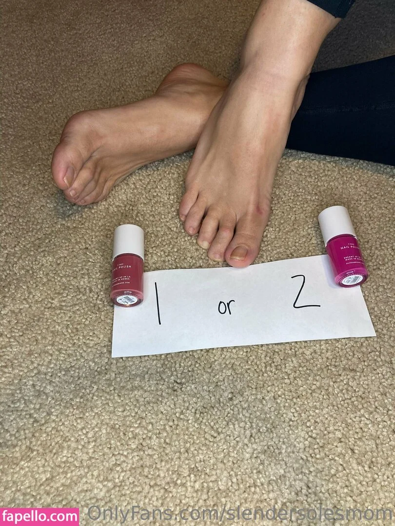 slendersolesmom Onlyfans Photo Gallery 