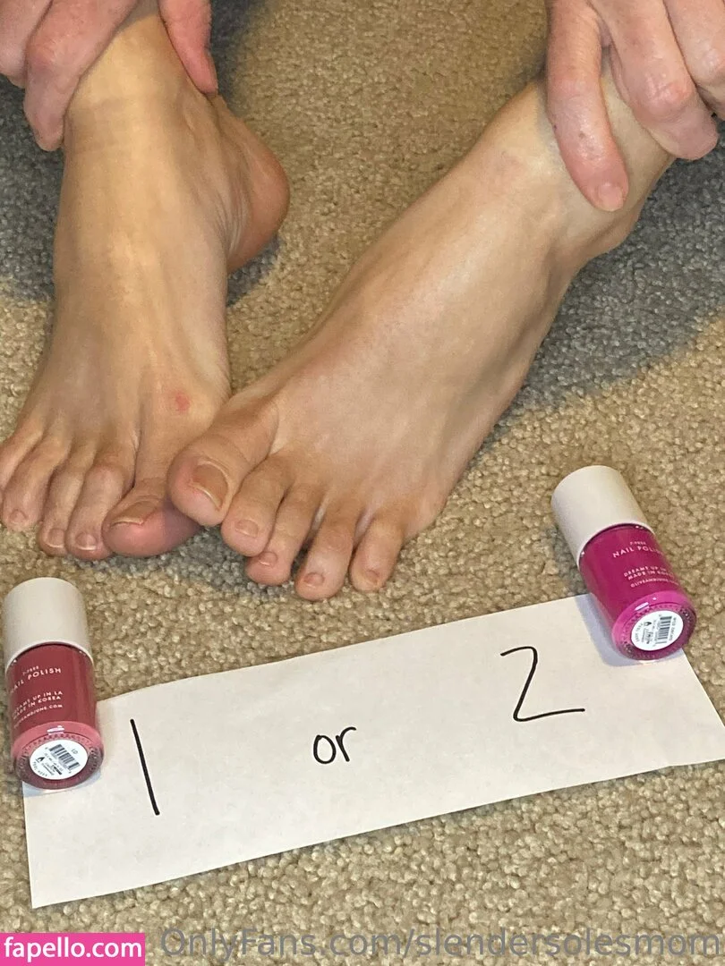 slendersolesmom Onlyfans Photo Gallery 