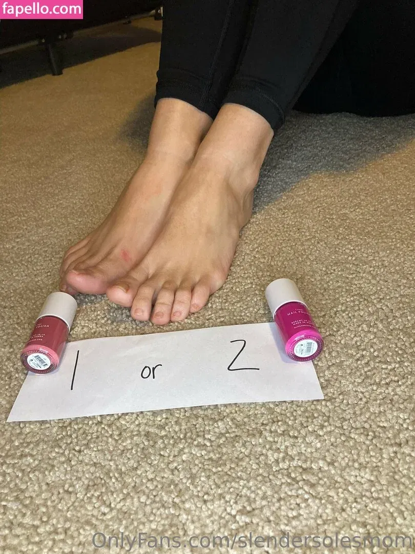 slendersolesmom Onlyfans Photo Gallery 