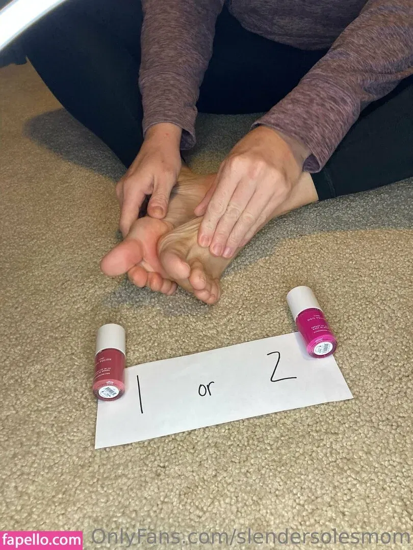 slendersolesmom Onlyfans Photo Gallery 