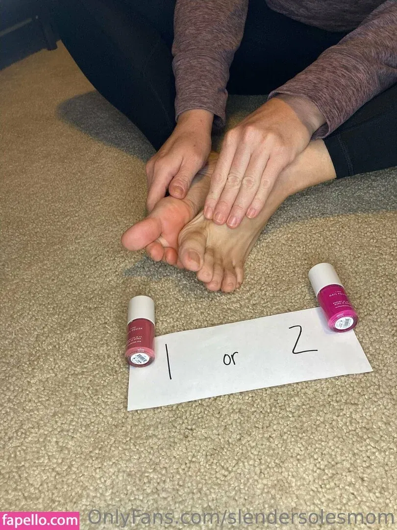 slendersolesmom Onlyfans Photo Gallery 