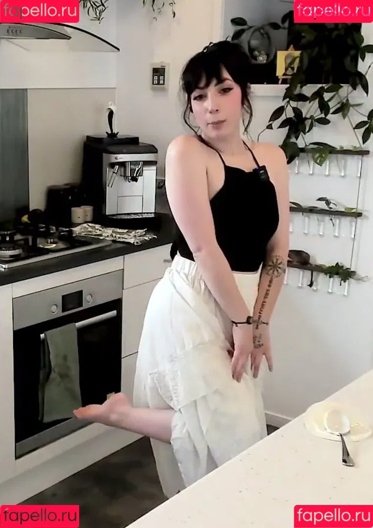 Layna Lazar Onlyfans Photo Gallery 
