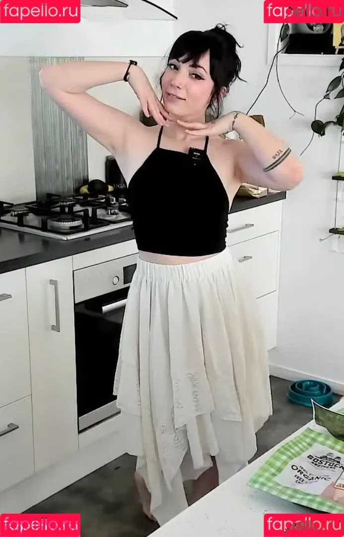 Layna Lazar Onlyfans Photo Gallery 
