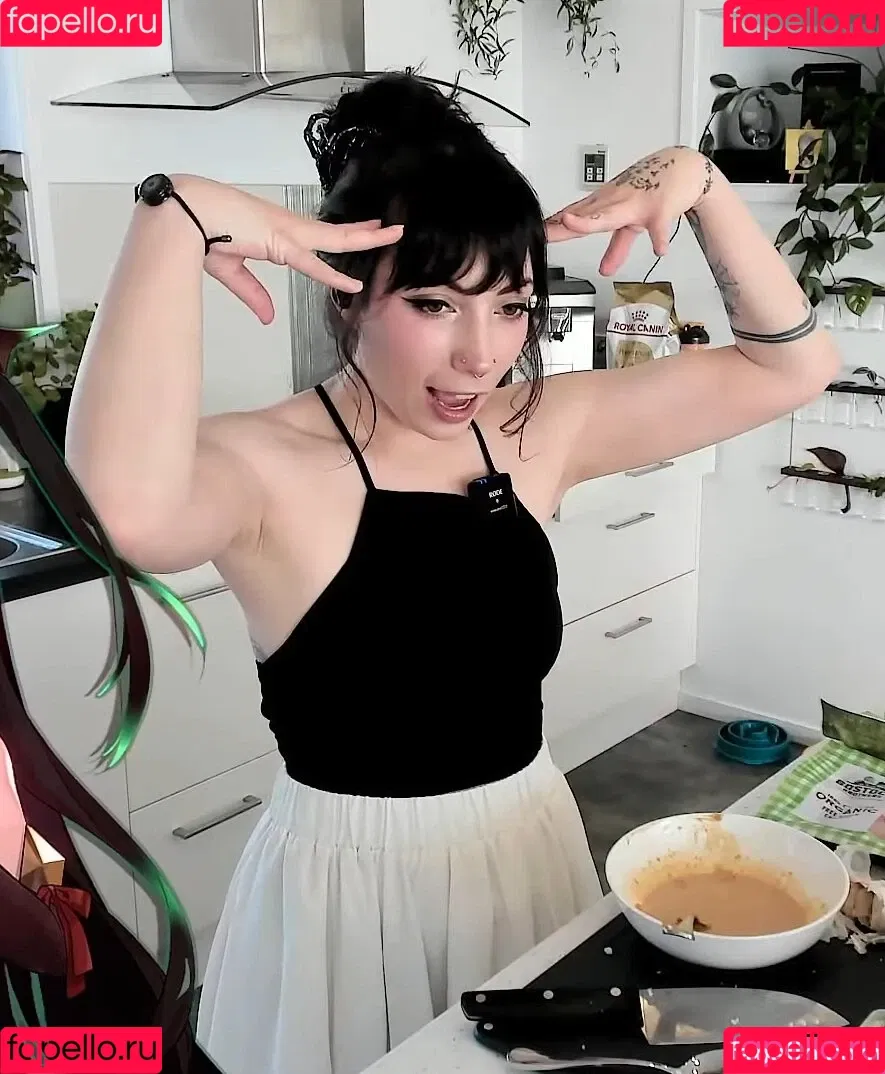 Layna Lazar Onlyfans Photo Gallery 