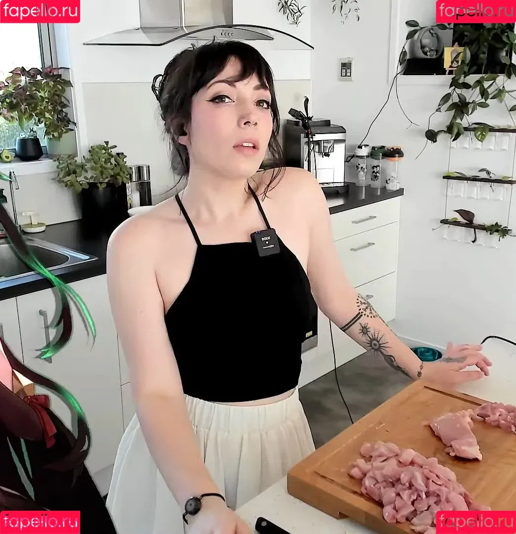 Layna Lazar Onlyfans Photo Gallery 