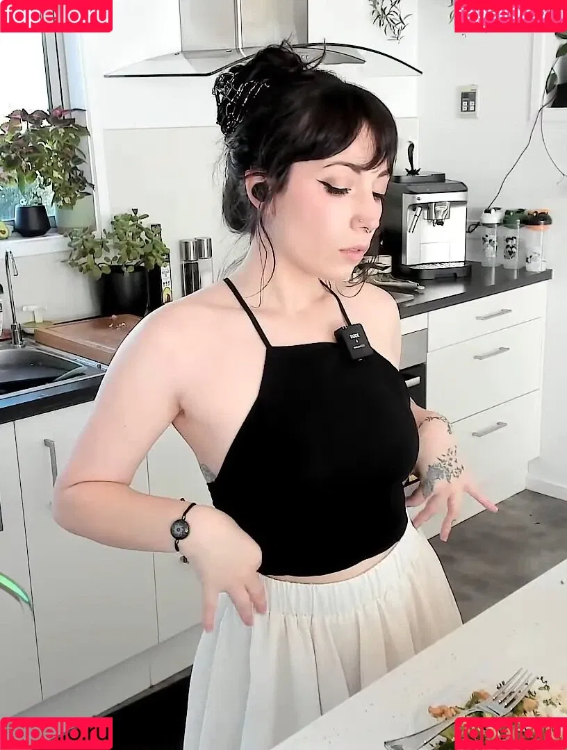 Layna Lazar Onlyfans Photo Gallery 