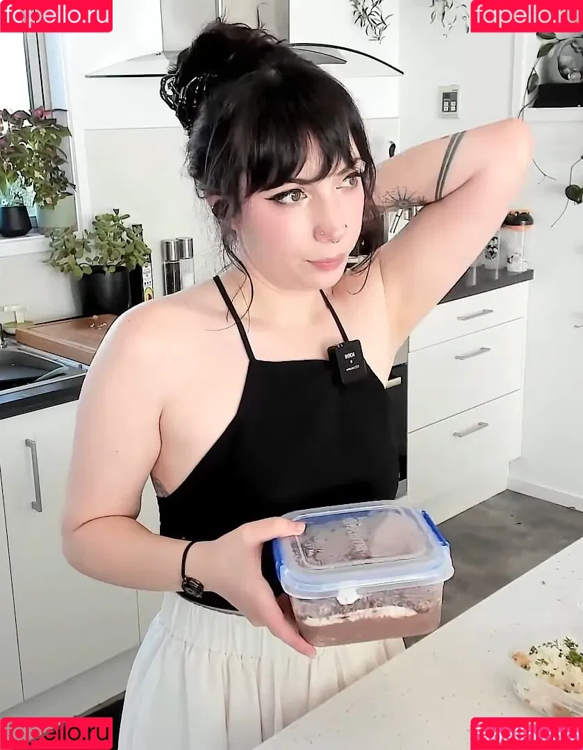 Layna Lazar Onlyfans Photo Gallery 