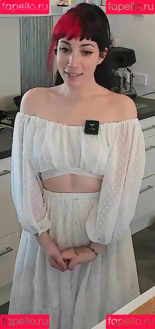 Layna Lazar Onlyfans Photo Gallery 