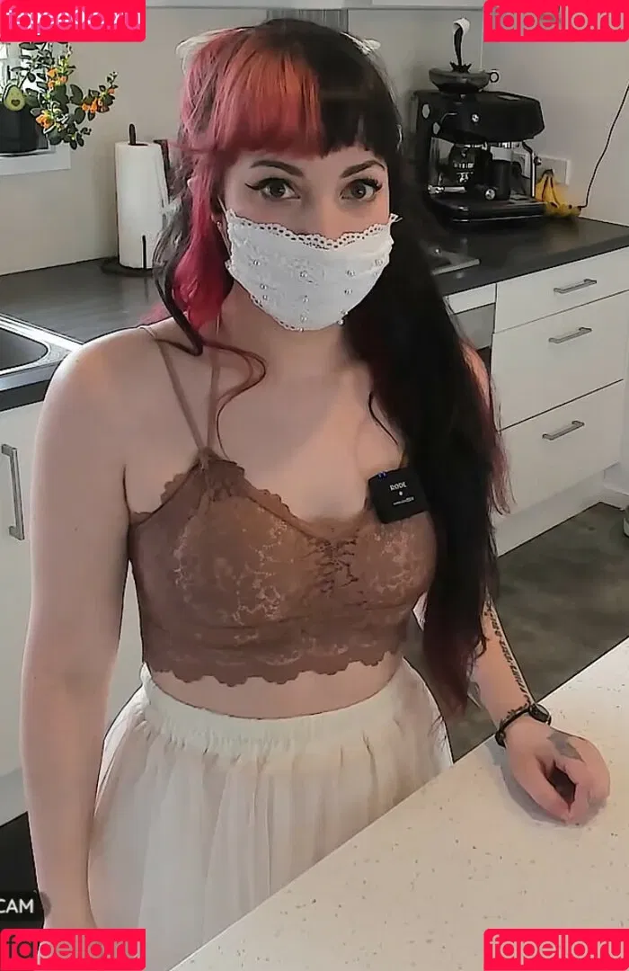 Layna Lazar Onlyfans Photo Gallery 