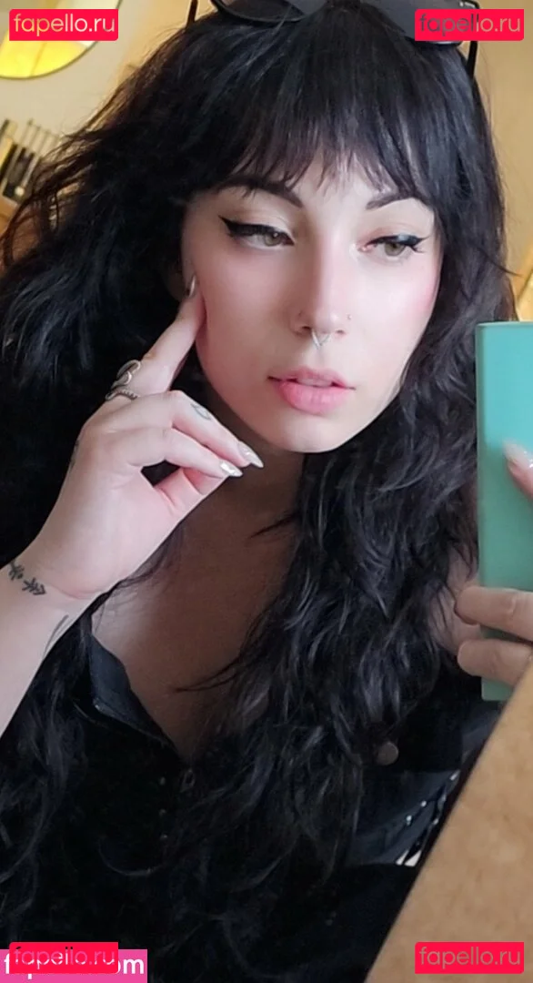 Layna Lazar Onlyfans Photo Gallery 