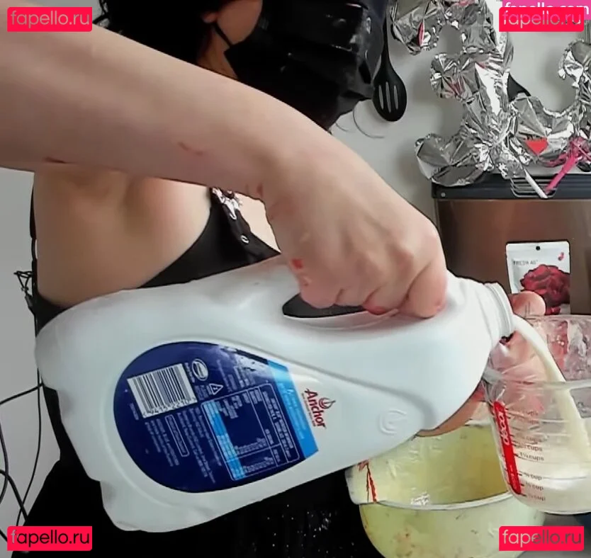 Layna Lazar Onlyfans Photo Gallery 