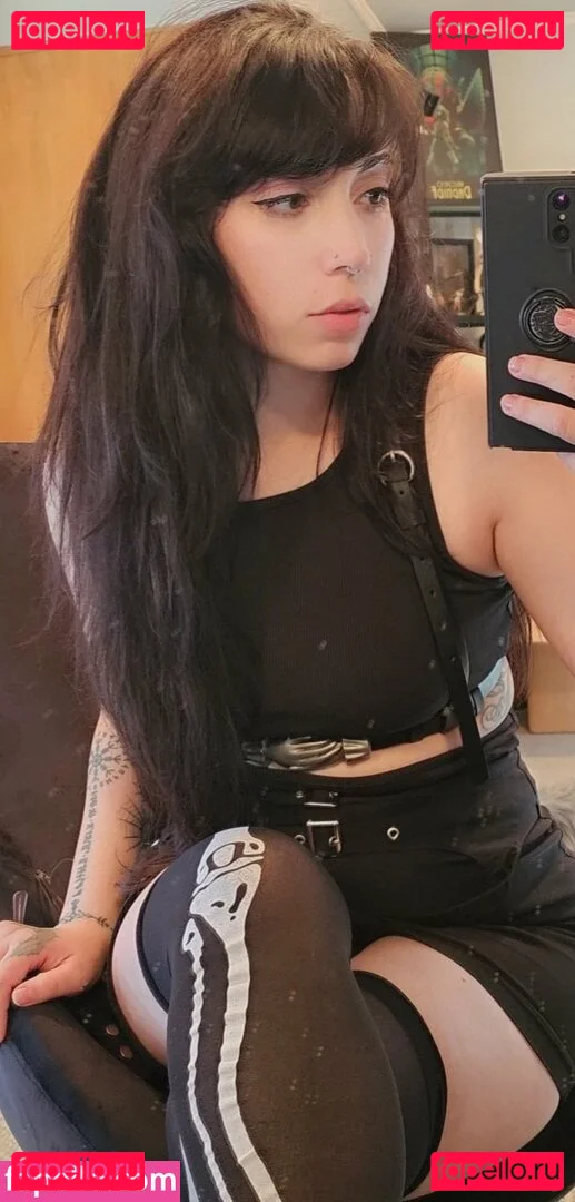 Layna Lazar Onlyfans Photo Gallery 