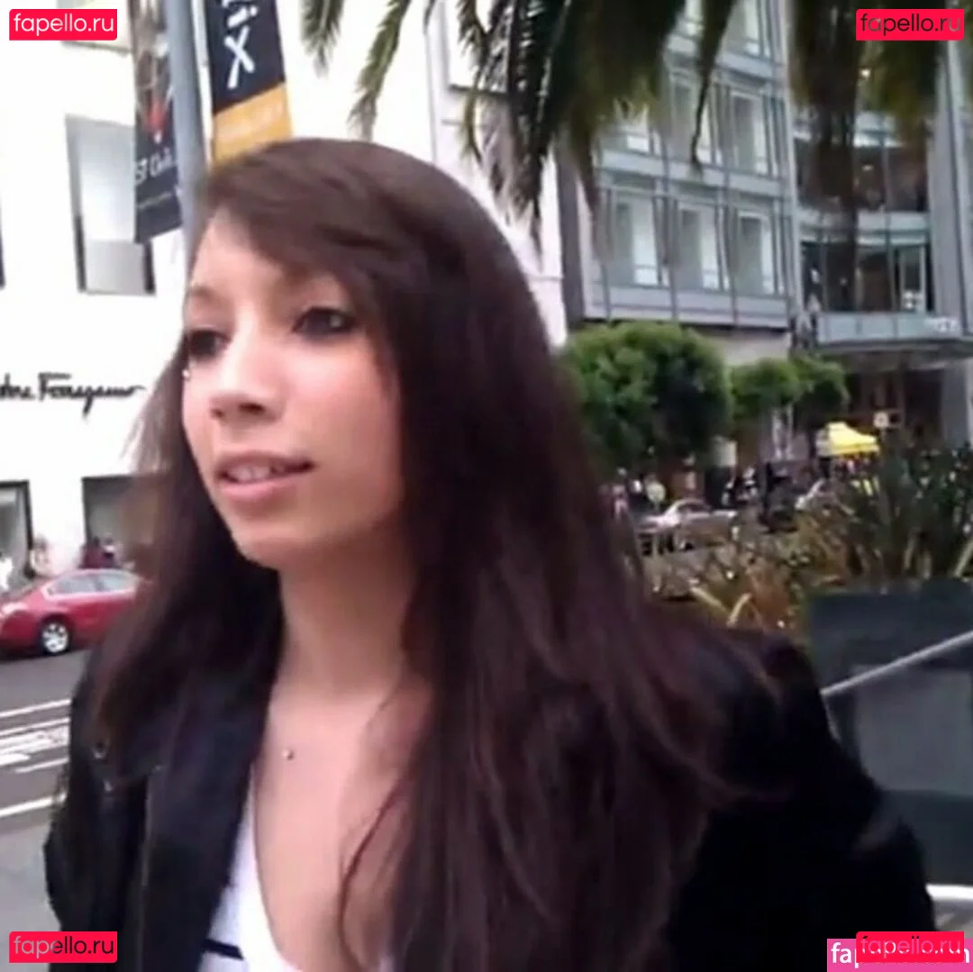 Layna Lazar Onlyfans Photo Gallery 