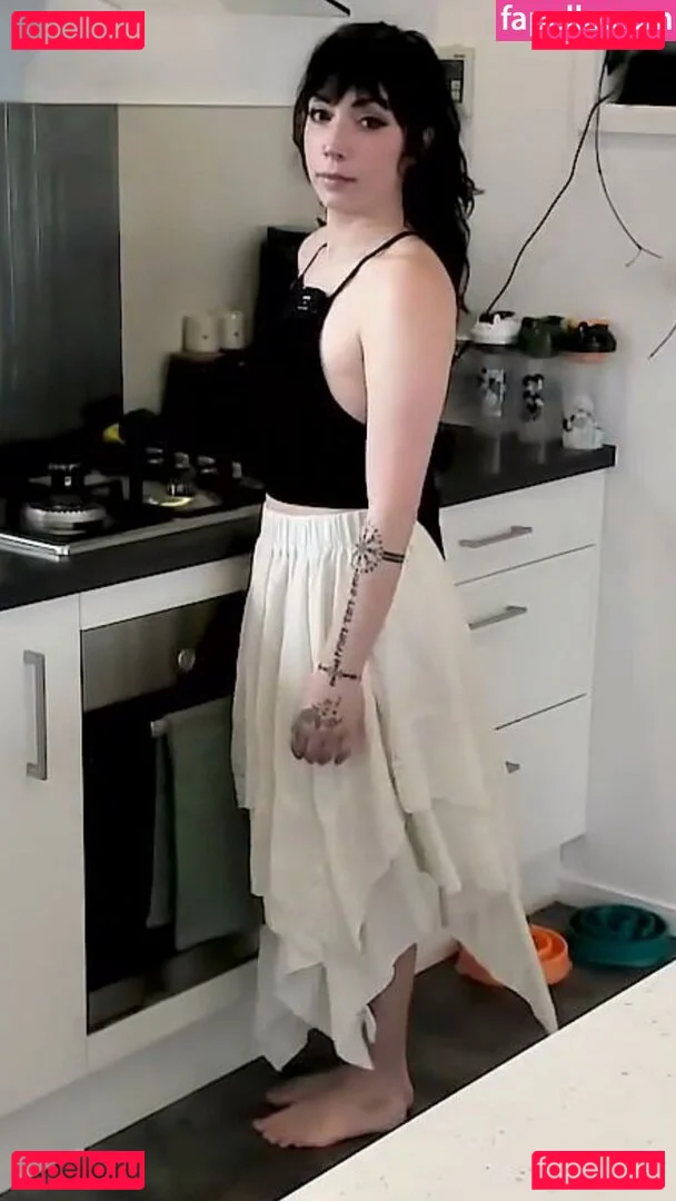 Layna Lazar Onlyfans Photo Gallery 