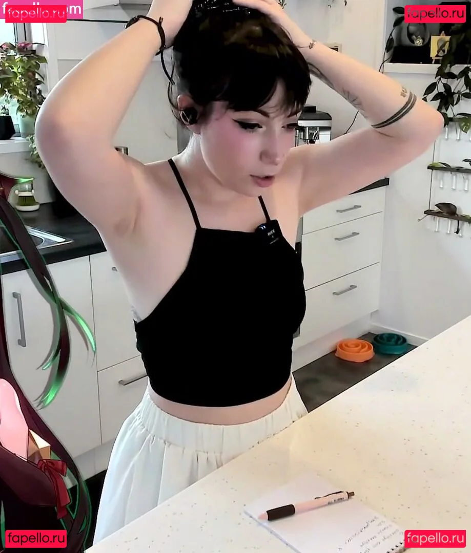 Layna Lazar Onlyfans Photo Gallery 