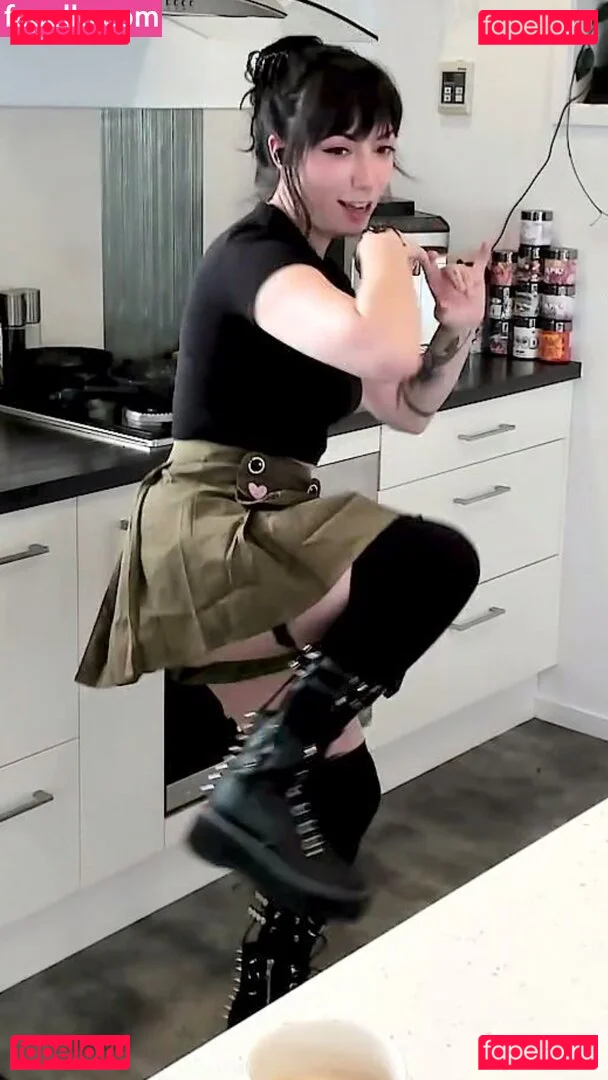 Layna Lazar Onlyfans Photo Gallery 