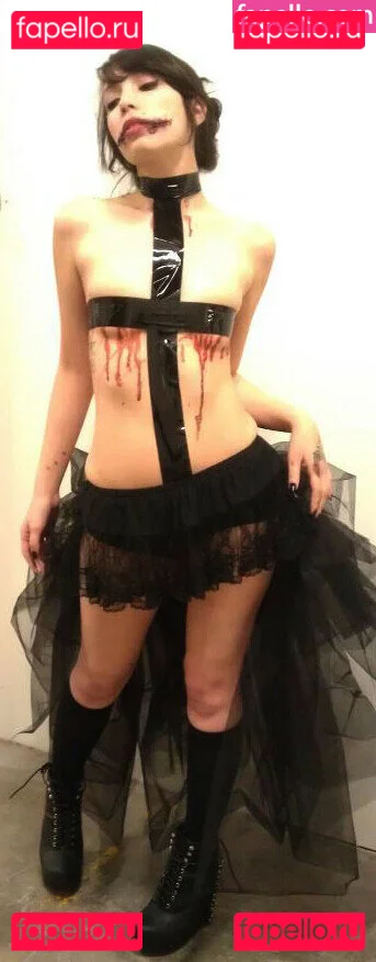 Layna Lazar Onlyfans Photo Gallery 