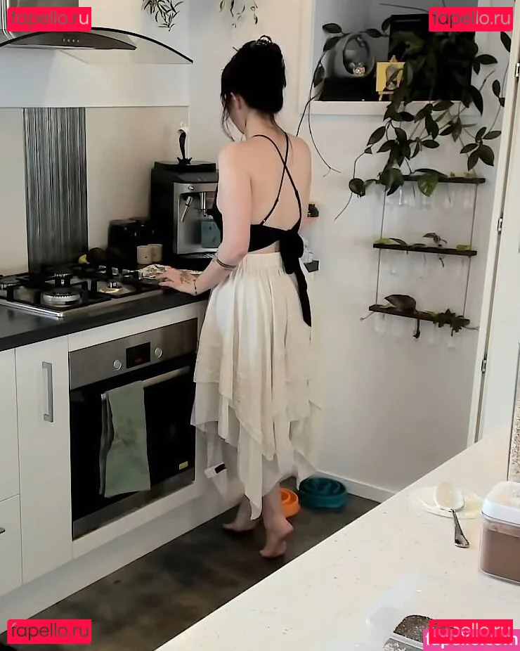 Layna Lazar Onlyfans Photo Gallery 