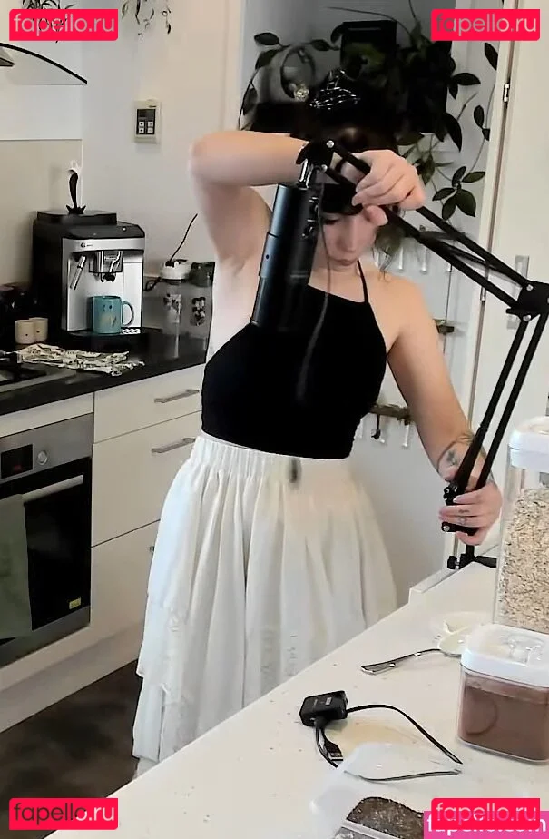 Layna Lazar Onlyfans Photo Gallery 