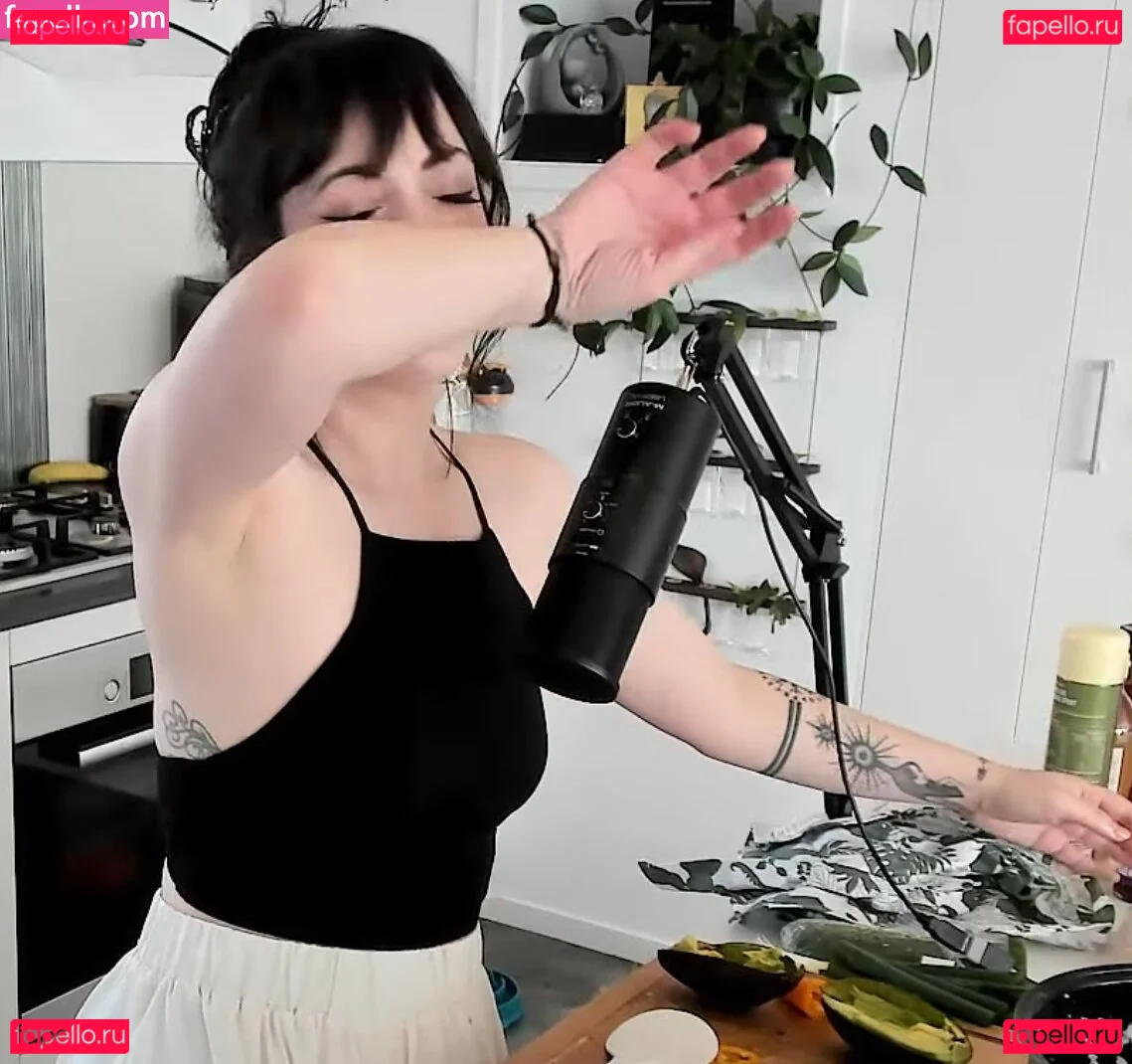 Layna Lazar Onlyfans Photo Gallery 